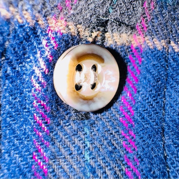 Van Heusen Blue and Green Casual Button Down Shirt Winter Weights - Picture 7 of 9